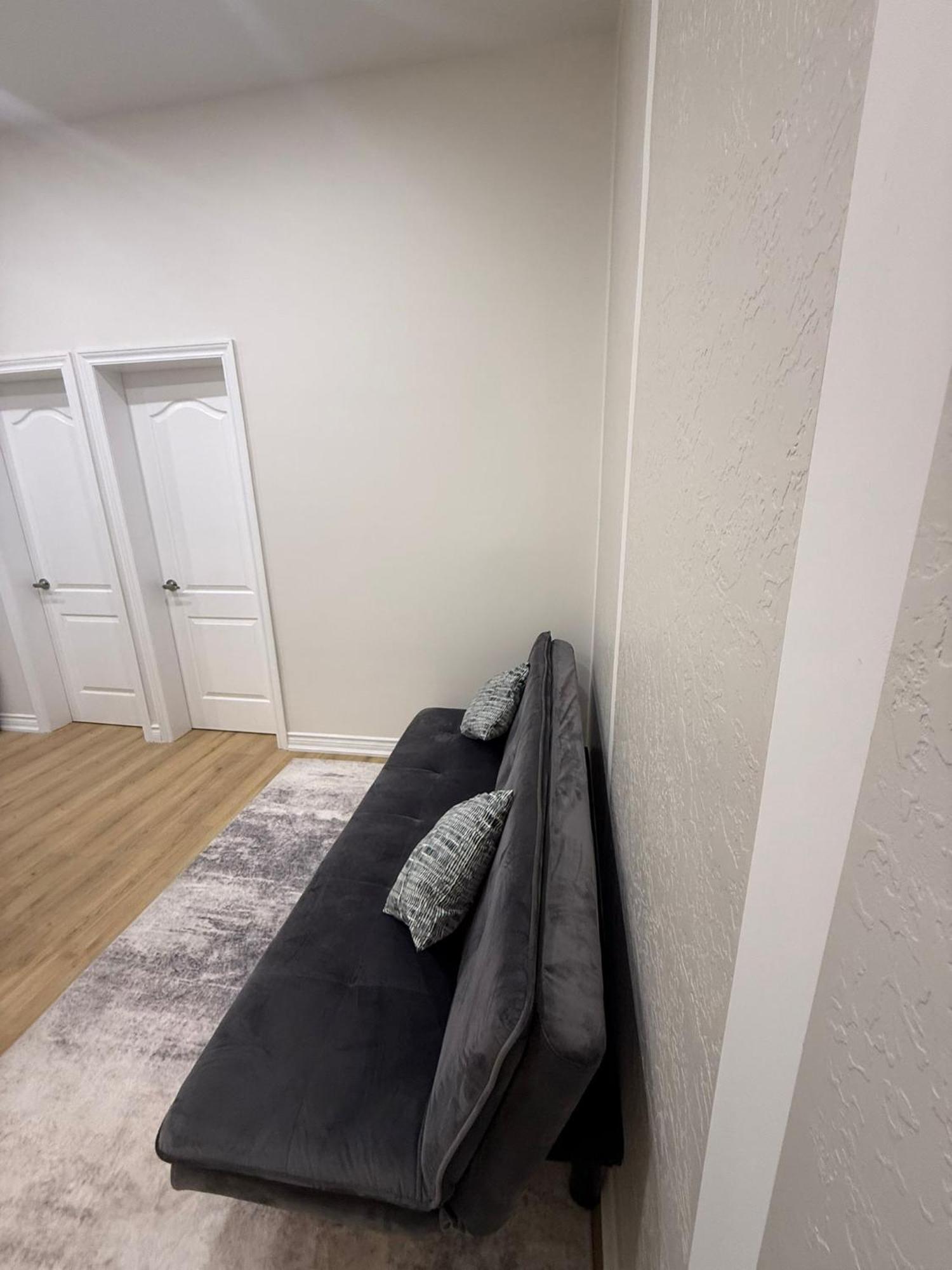 Homestay Bloor & Spadina Stay- Walk To Subway, Eaton Centre, And Night Life Toronto